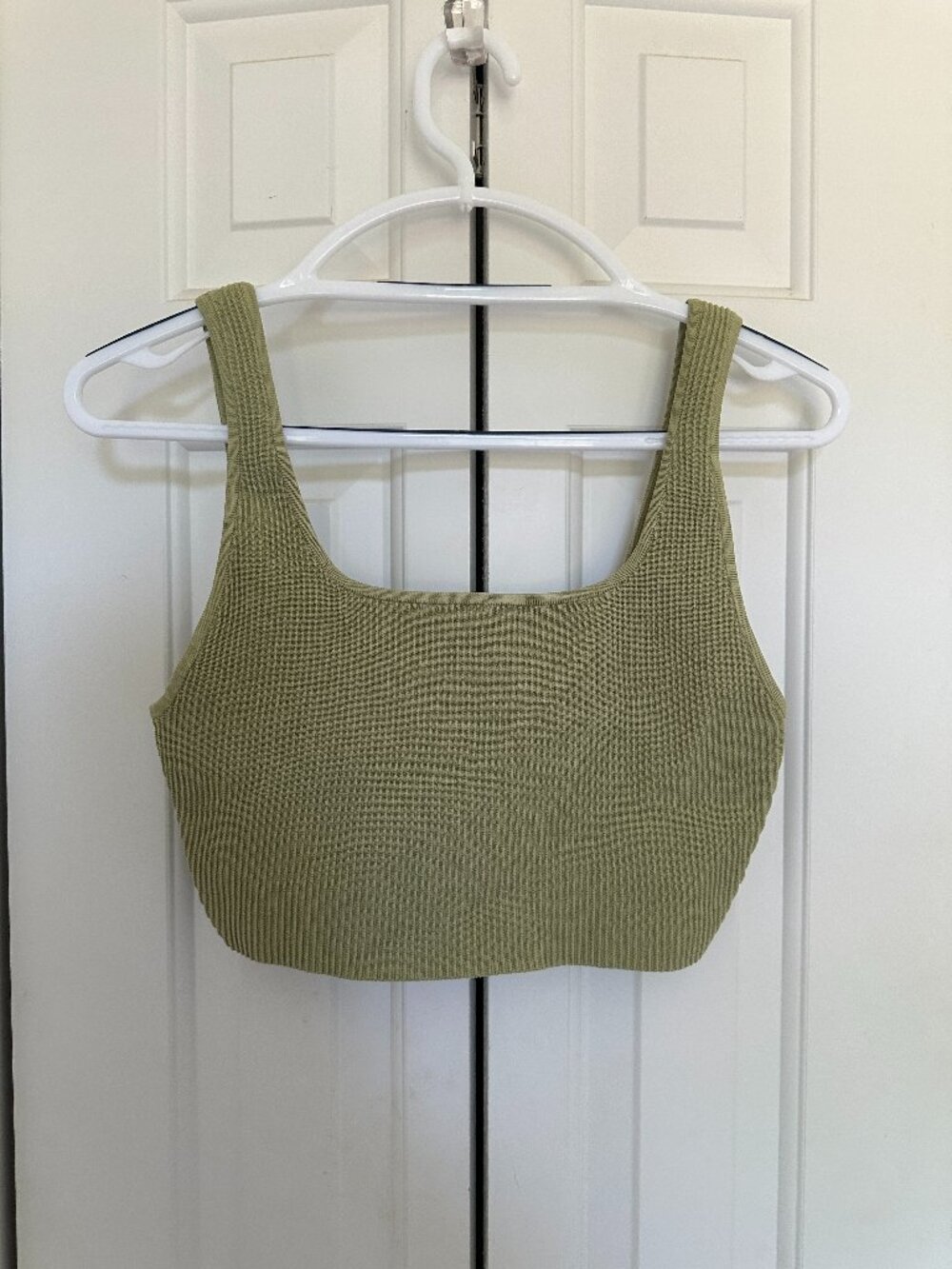 Aritzia Babaton Sculpt Knit Tank in Pistachio Green, Size S